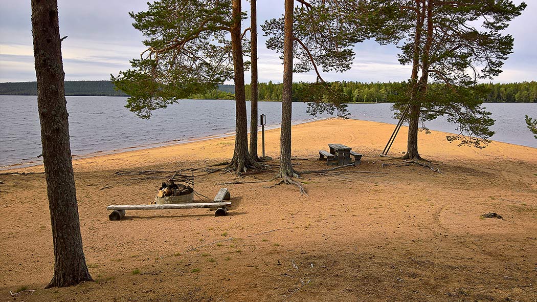 Den vackra sandudden vid Orhinselkä rastplats, i Miekojärvi. Bild: Anna Pakkanen